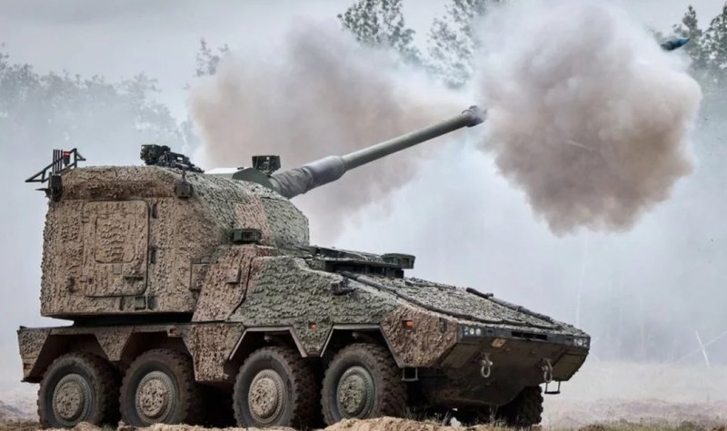 Is the RCH 155 self-propelled wheeled howitzer for the British Army finally on the way?